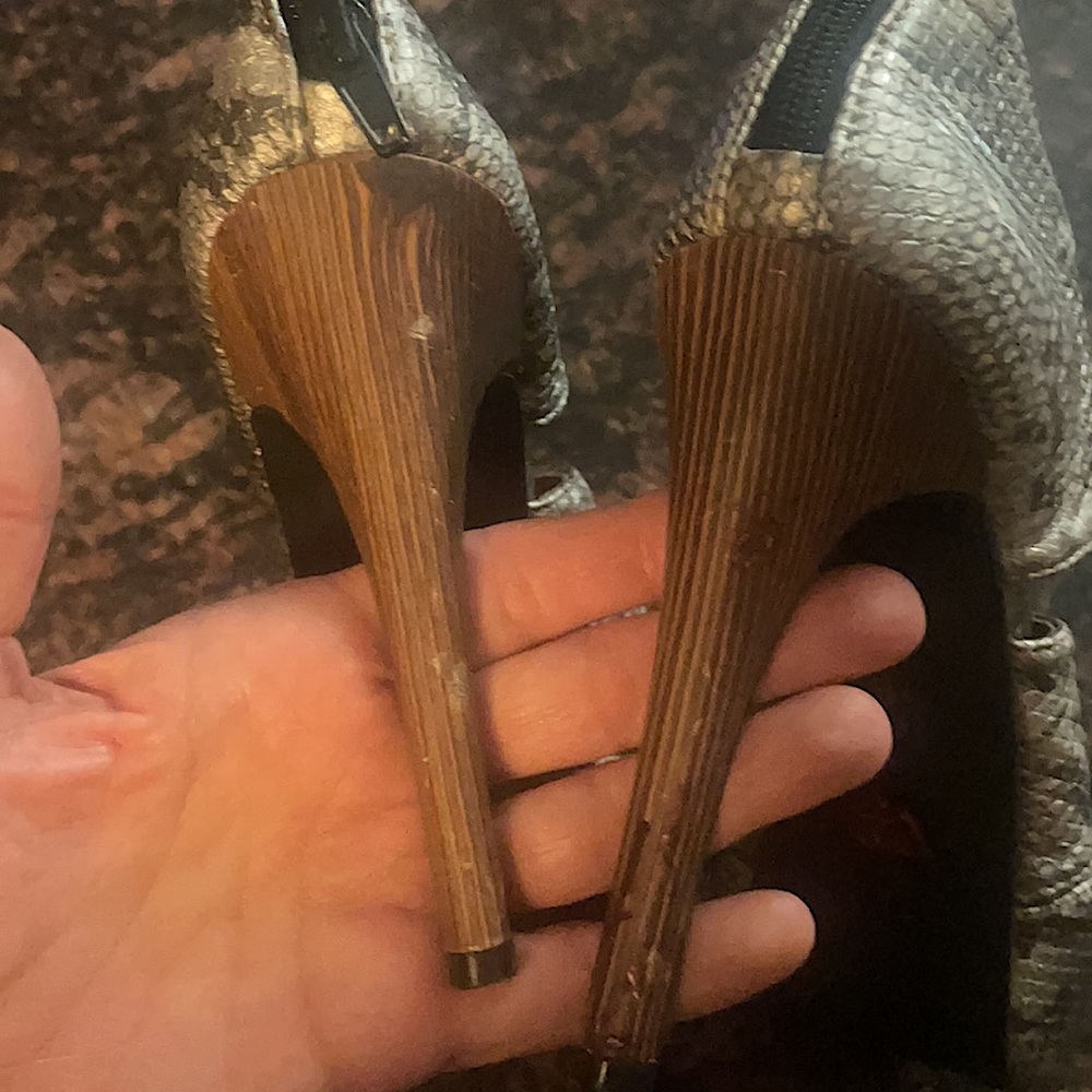 DRESS SHOES - Picture 6 of 8